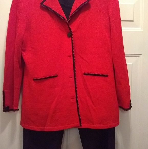 Jennifer Roberts interview suit - Picture 8 of 8